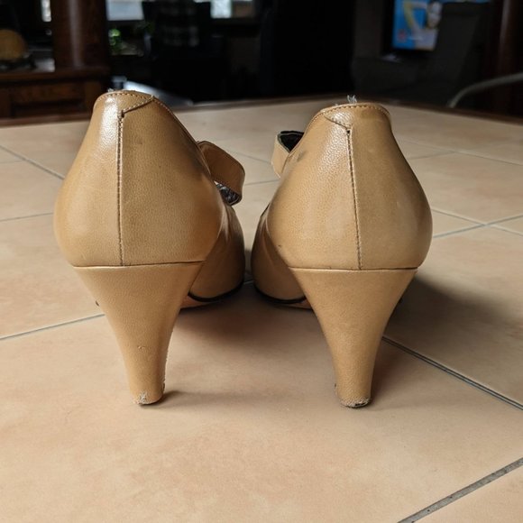 Vintage Tan and Black Snakeskin Strap Pumps - Picture 3 of 7